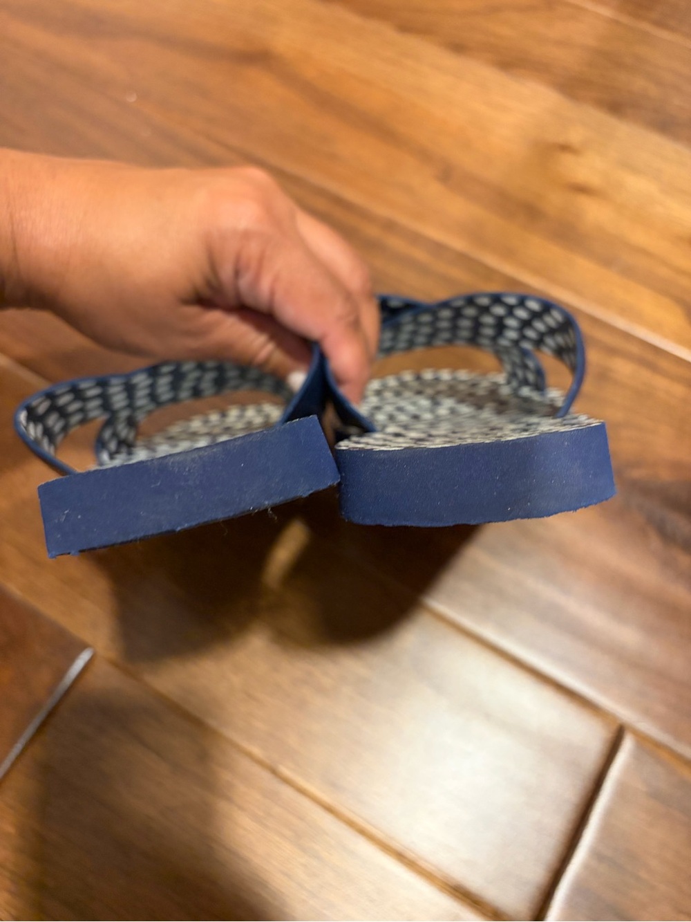 Tory Burch Navy/White Polka Dot Slide Sandals with Gold pearl Logo size 9 - euc - Picture 6 of 6
